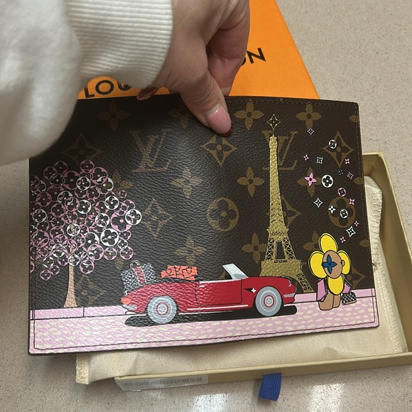 Original monogram credit card passport wallet. - Picture 4 of 8